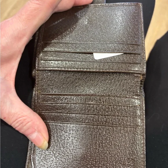 Gucci Tan and Brown Monogram Wallet - Picture 13 of 16
